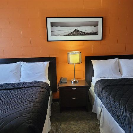 YYC Roadking Inns Motel מראה חיצוני תמונה