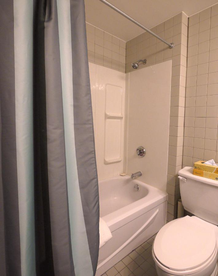 YYC Roadking Inns Motel מראה חיצוני תמונה