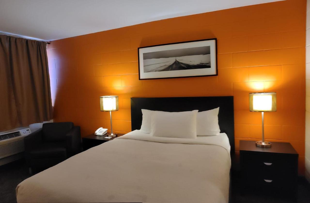 YYC Roadking Inns Motel מראה חיצוני תמונה
