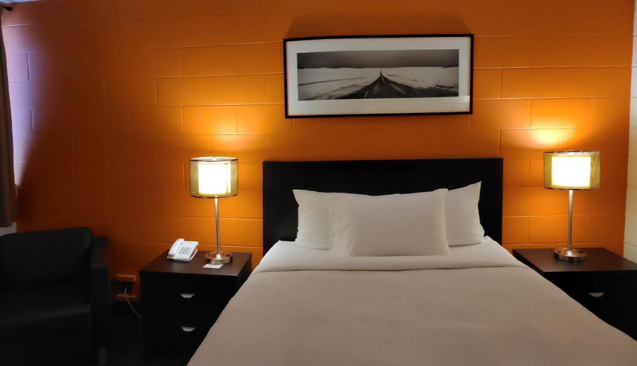 YYC Roadking Inns Motel מראה חיצוני תמונה