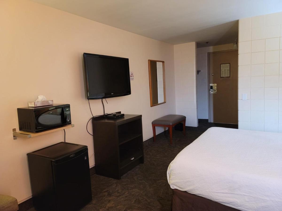YYC Roadking Inns Motel מראה חיצוני תמונה